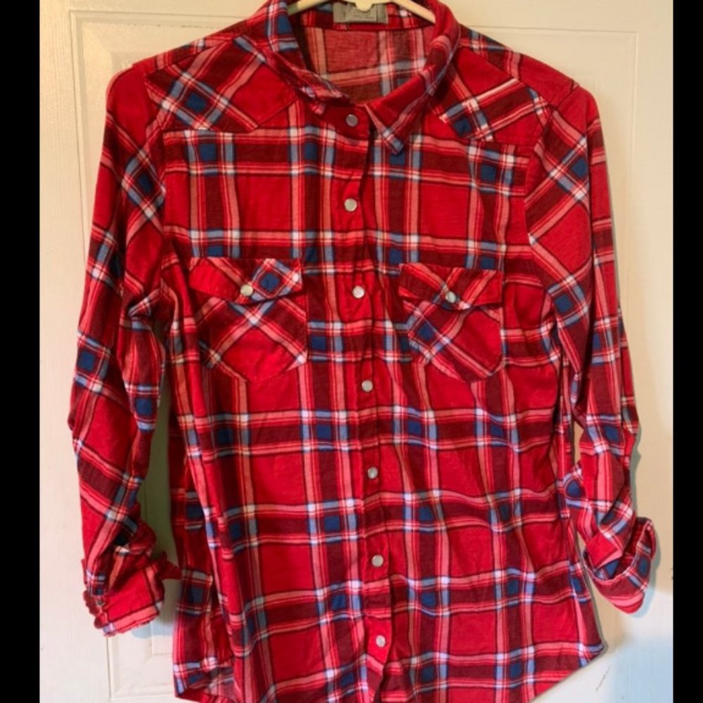Red/blue plaid button up shirt